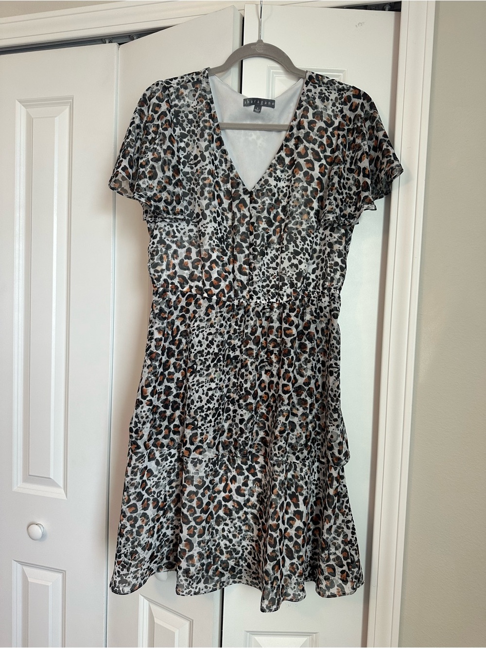 Sharagano Leopard Print V-Neck Dress - Brown/Black/White